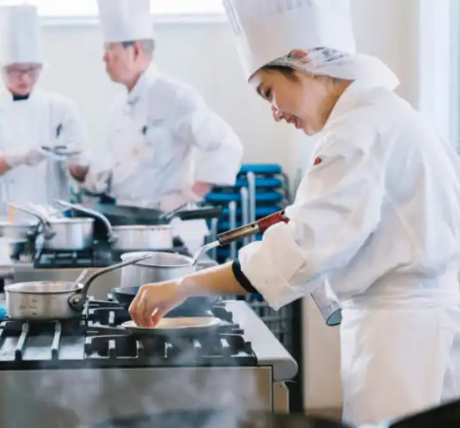 穴吹調理製菓専門学校